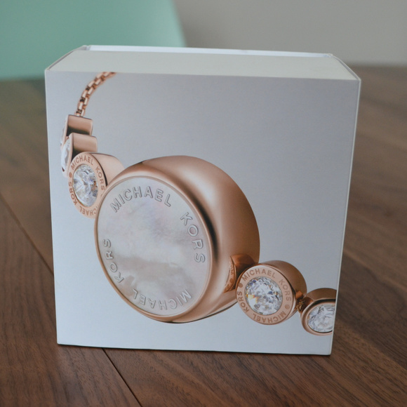 MICHAEL KORS Activity Tracker - Picture 2 of 8